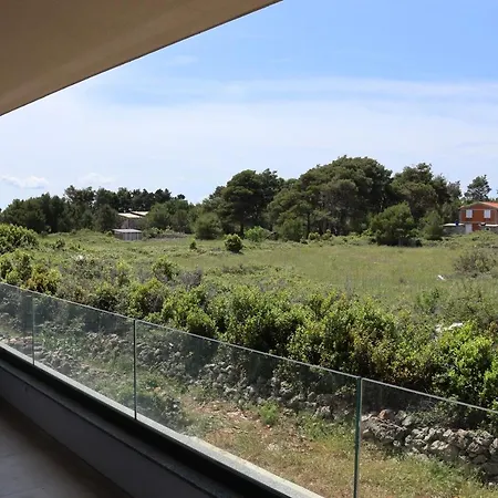 Apartment Sea And Rock Vir
