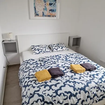 Sea And Rock Apartment *
